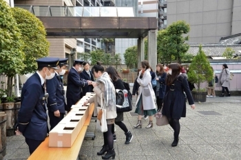 抽選券を求めるひとたち。大阪から来られた方もおられました！