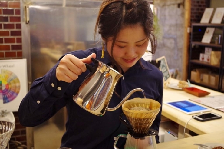 珈琲のことを話し出したら止まらないので、気持ちセーブしている店長