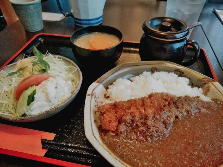 ボリューム満点のカツカレー！！