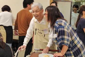 どの作業も二人三脚で