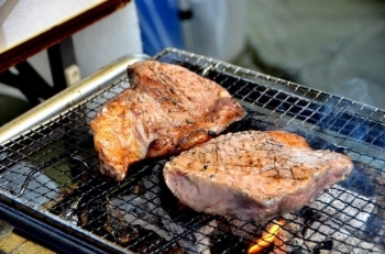 朝からお肉！でも、人気ありましたよ