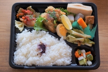 日替わり弁当（大）<br>副菜がたくさんで嬉しい♪