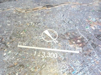 床には川崎市内のマップ！<br>私の家は見えるかな？