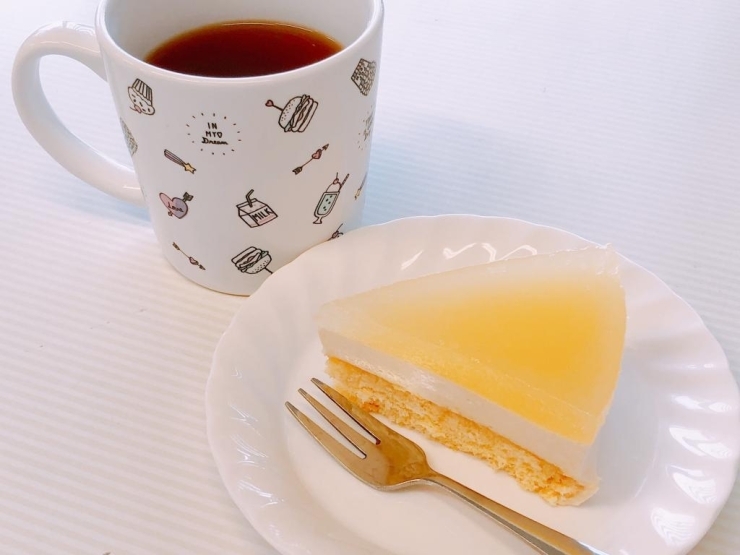 とても綺麗な日向夏色のケーキ♪