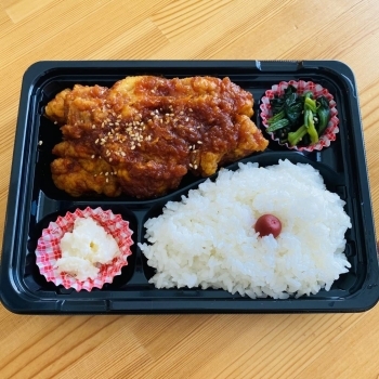 ヤンニョンチキン弁当　500円