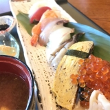 【東舞鶴　舞鶴　魚料理　魚源（ととげん）】魚源定食＆にぎり寿司