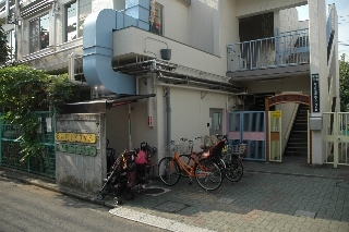 「百人町学童クラブ」主に西戸山小学校の児童が在籍する、区の学童クラブ