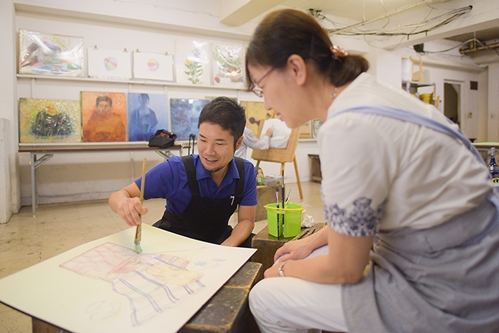 「千葉美術予備校 津田沼校アトリエ」京成津田沼駅近く！　絵を描くって楽しい！　絵筆で自由に描きませんか？