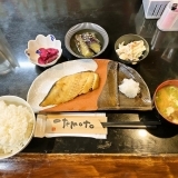 【殿町食堂　仁】赤い看板が目印！居酒屋さんでランチ