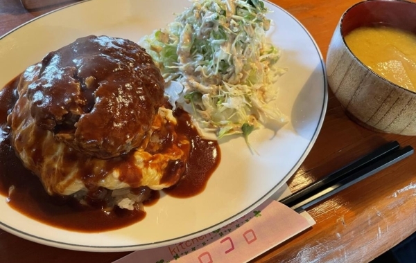 リノベーションされた喫茶風カフェで食べるオムバーグ【小林市エリア】