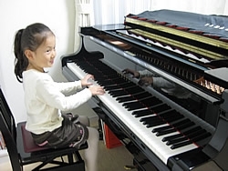 「有野ピアノ教室」妙典駅近！　リトミックを交えて小さなお子様も楽しくレッスン♪