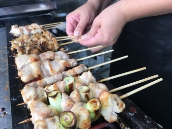 焼きあがる焼き鳥を待つのもワクワクしますよね♪「焼き鳥 げんき」