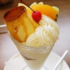 喫茶 トワイス|昔ながらの硬めプリンのパフェ