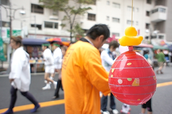 お祭りは、地元の方々とふれあう大切な場所。