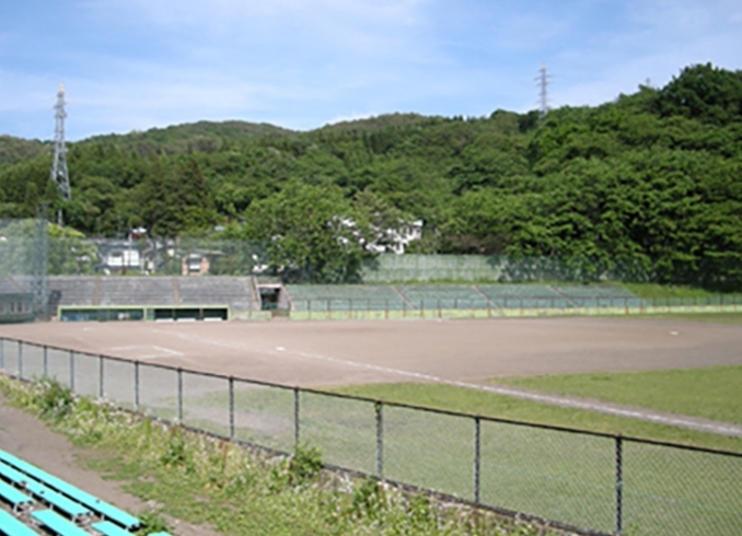 「盛岡市営野球場」岩山公園のふもとにある野球場
