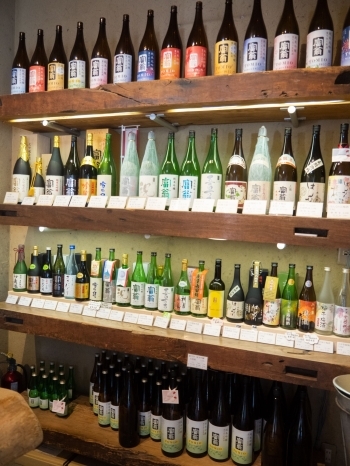 日本酒をはじめ豊富なラインナップが魅力「おきな屋」