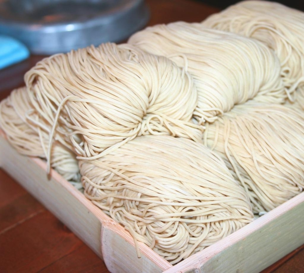 湯気通し」（ゆげどおし）?! こだわりの麺 【佐賀ラーメン・れんげ