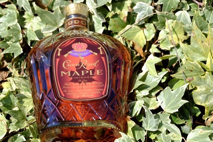 格調高いボトルデザイン「メープルの甘い香りのウイスキー」