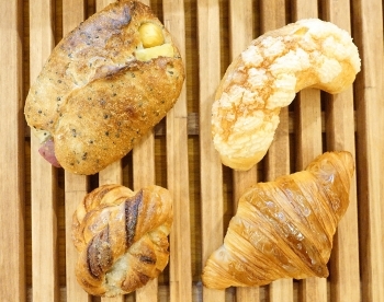 ブリオッシュヴァンデーヌ（右上）とクロワッサン（右下）をぜひ「pain ordinaire パン オルディネール」