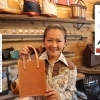 渡邉愛里さん(革製品製造・販売スタッフ)Vol.34
