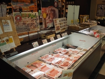 養豚場から直送の豚肉は、美味しくて安心、安全！「農場長 田畑耕作 リソラ大府店」