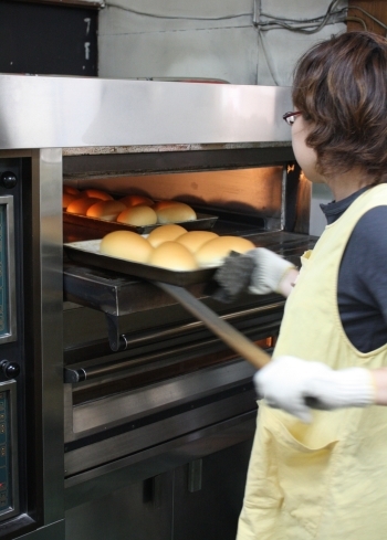 焼きたてのコッペパンはふっくら♪「手作りコッペパンの店 山田製パン（有）」