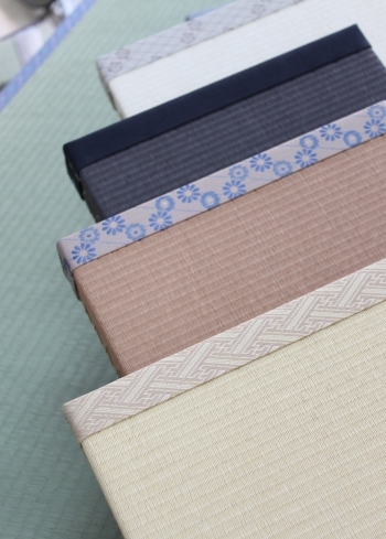 畳の色も様々。
お部屋に合った色をお選び頂けます。「中山製畳店」