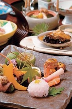宮崎の四季折々の旬を提供いたします「日本料理 四季乃 一つ葉」