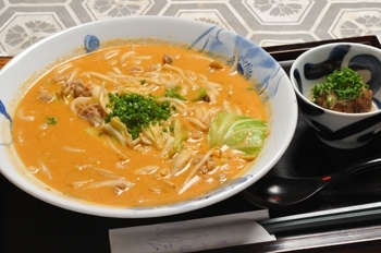 「キムチごまうどん定食」800円「味処 圭」