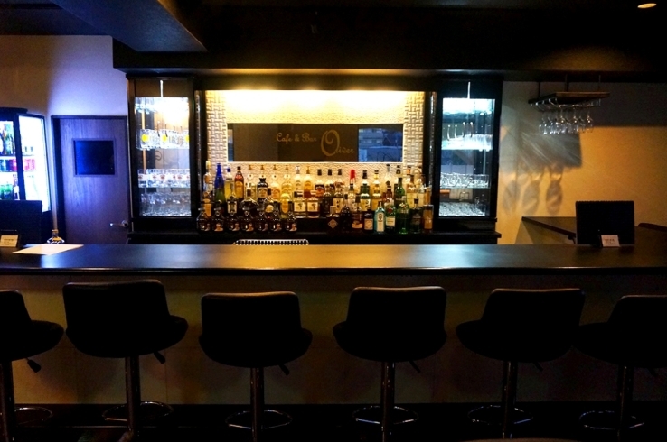 「カフェ＆バー Oriver（オリバー）」長与駅からすぐ　1杯から気軽に楽しめるBAR