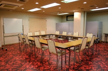 30名様程度が使用可能「会議室」「ビジネスホテルエイコー」