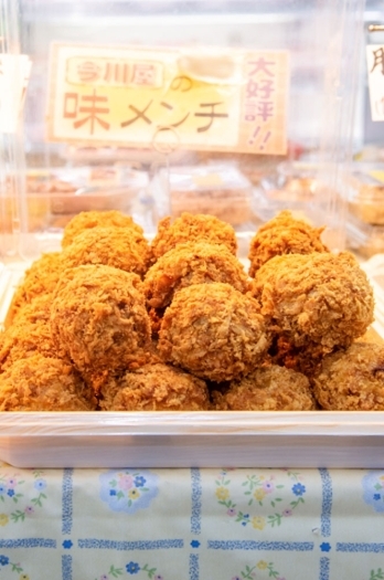 当店の「味メンチ」は自慢の一品。ぜひ一度ご賞味ください！「スーパーいまがわ 紫雲寺店」