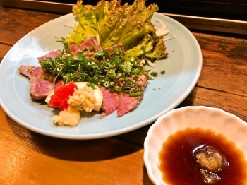 絶品の和牛たたき。「焼き鳥居酒屋 和や（なごや） 唐戸店」