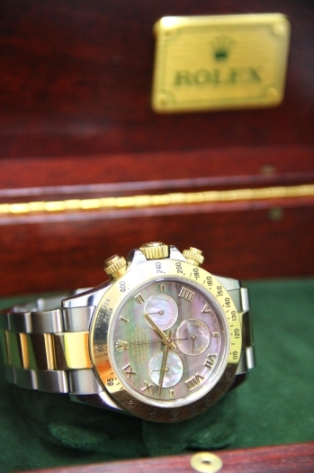 ハイブランドの時計も質入れ、買取実績あり「質屋 和光商事株式会社」
