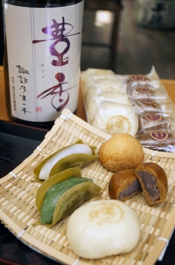 自慢の和菓子（使用するお酒は月替わりになります）「河野文菓堂」
