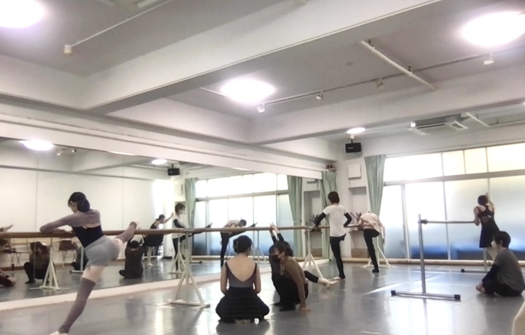 「楽しくﾚｯｽﾝしています😊〜大人から始めるバレエ　M Ballet Studio〜」