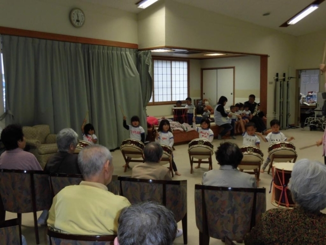 「☆ﾃﾞｲｻｰﾋﾞｽｾﾝﾀｰいきいきです☆かわいい園児が来所！！」