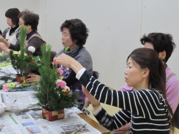 恵津子さんもアドバイスに。