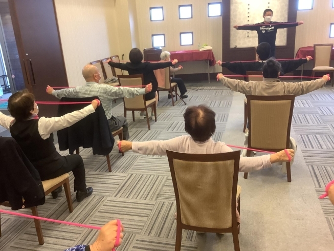 「60歳からの足腰けんこう運動教室【高崎、前橋で人気の高齢者運動教室。シニアの方も無理のない筋トレでバランス良く健康づくりしています。】」