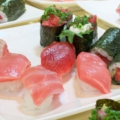 佐々町にある『スーパー回転寿司 ミラクルあおば』のマグロ解体ショー♪