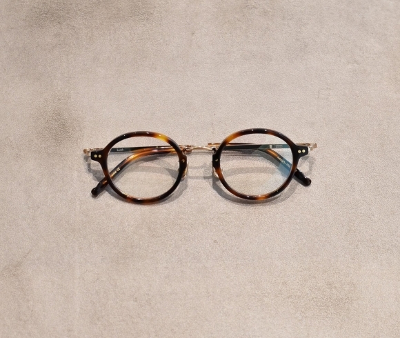 「【UKMK eyewear（ユーケーエムケーアイウェア）『Luck』】市川駅から徒歩３分　視能訓練士のメガネ屋 オオクシメガネ」