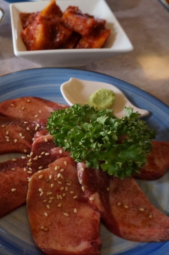 タンワサ　厚いタンをまぶしだれとワサビで！「焼肉 海雲台（カイウンダイ）」