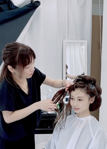 ヘアアレンジの講師もしているスタッフが対応いたします。「美容室Seem（シーム）八王子」