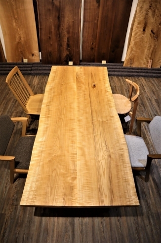 商品写真「当店人気のcraftman　brand商品について。一枚板テーブル、無垢のテーブル、ダイニングテーブルのご紹介。札幌市清田区の家具の店。」