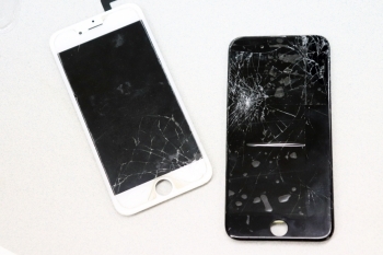 怪我をして担ぎ込まれるiPhoneたち「iPhone修理工房」