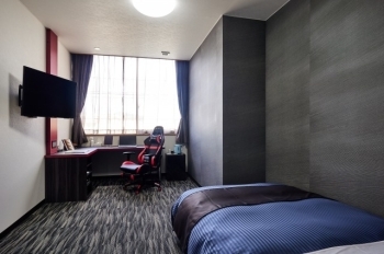 落ち着く空間を演出。新たに出来たリモートワークルームの1室「西大寺グランドホテル」
