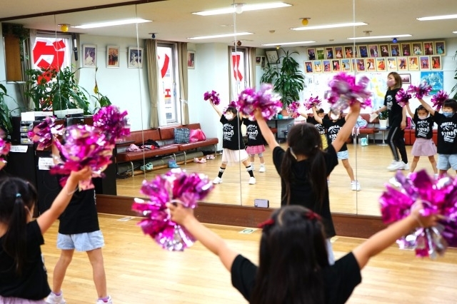 「J→LUSH！！ダンススクール」初めての習い事に！　本八幡駅前ダンススクール！　新規生徒募集中♪