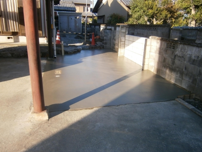 鉄筋を組んでコンクリートを打設します「大垣市内で、屋外手洗いの解体を行いました。」