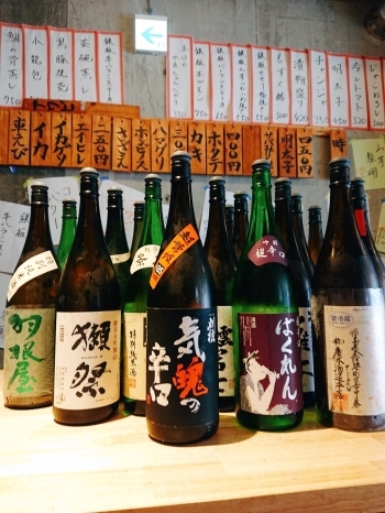 日本各地の地酒をお楽しみください♪「粗末 はまここ 十日市本店」