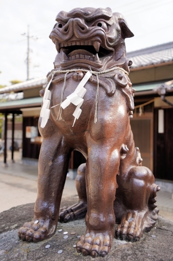 備前焼製の狛犬「岡南神社」